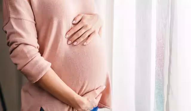 龍鳳胎!婆婆不讓我「給兒子換尿布」 有一天趁婆婆下去買菜,我解開了包著兒子的尿布,馬上就明白!誤解婆婆,從內心感動到哭!