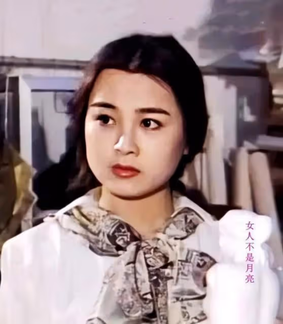 上升期隱婚生子,為愛退圈,甜欲美人趙明明是個戀愛腦
