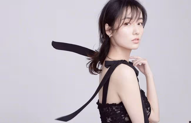 她是胡歌的夢中情人,因吃火鍋被富豪看上,從訂婚到結婚僅用17天