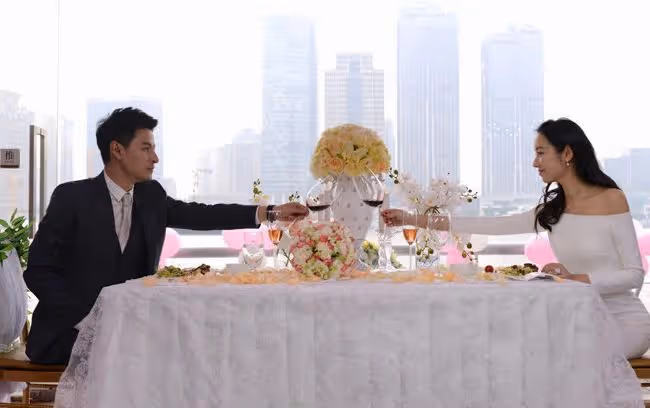 她是胡歌的夢中情人,因吃火鍋被富豪看上,從訂婚到結婚僅用17天