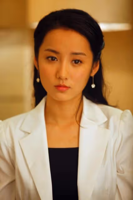 她是胡歌的夢中情人,因吃火鍋被富豪看上,從訂婚到結婚僅用17天