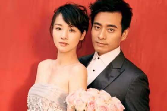 他們一見鍾情，從相識到結婚僅15天，結婚8年恩愛如初，讓人羨慕