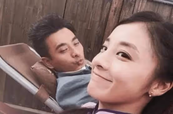 他們一見鍾情，從相識到結婚僅15天，結婚8年恩愛如初，讓人羨慕