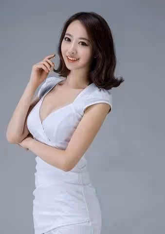 被人當眾扯下短裙,為母親藥費含淚陪笑,韓國女明星申海麗的心酸