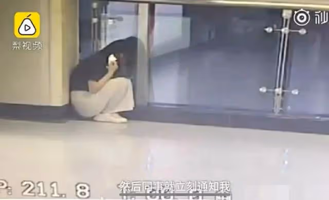 被人當眾扯下短裙,為母親藥費含淚陪笑,韓國女明星申海麗的心酸