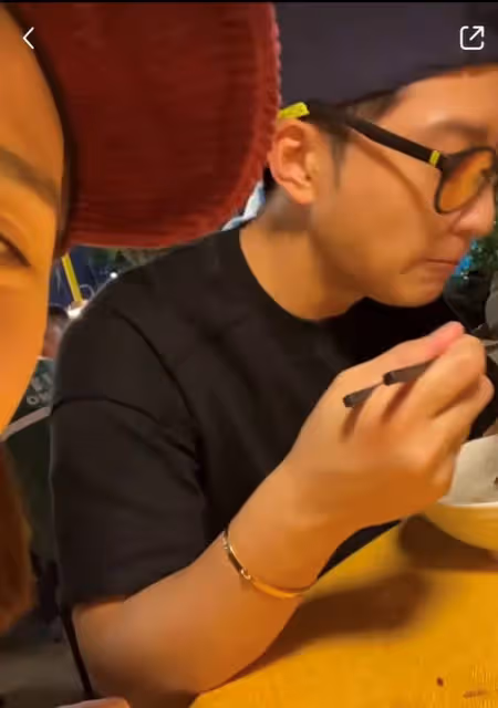 趙雅芝兒子戀情曝光?與神秘女子甜蜜比心,女方被指撞臉baby