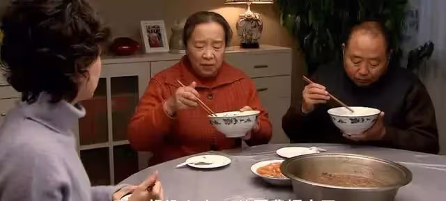接到母親打來的電話之後,我突然決定今年陪老婆去岳母家過年!