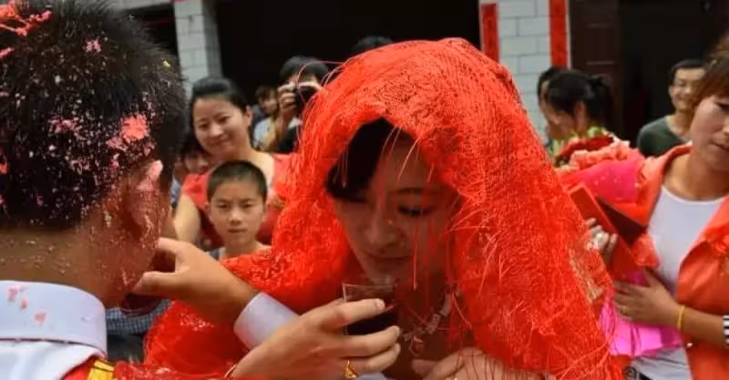 再婚後我生了個兒子，老太太來大鬧一場，前夫成了一個笑話