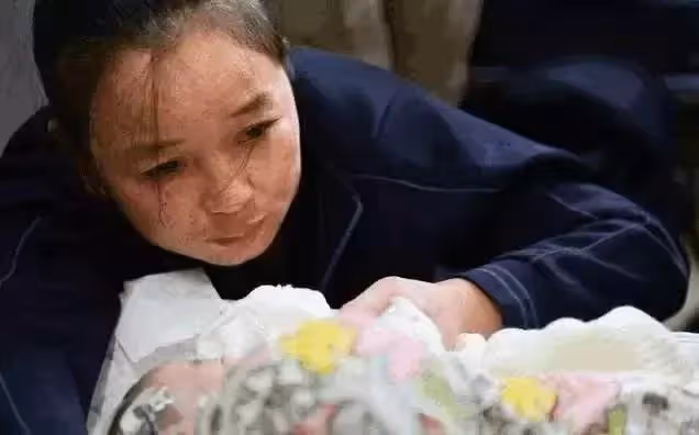 和小姑子同時坐月子,婆婆去了女兒家,等婆婆再回家時我已經換鎖