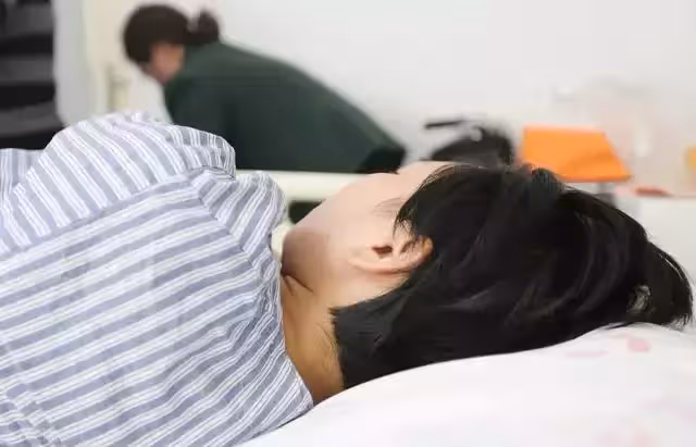 和小姑子同時坐月子,婆婆去了女兒家,等婆婆再回家時我已經換鎖