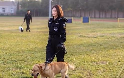 《開端》劉濤演警花被嘲太假?和這5位女星一對比,她好做作