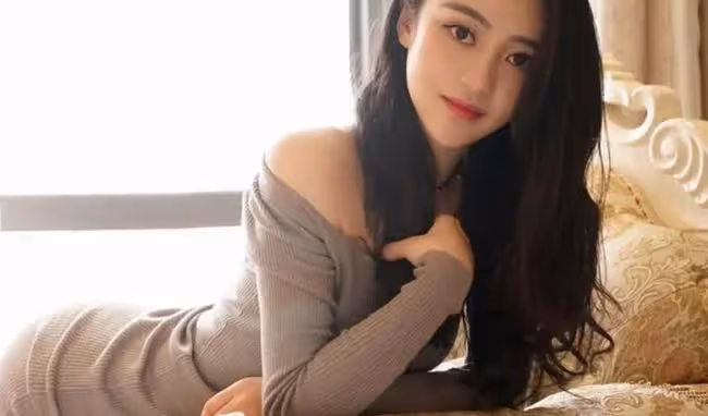 我是個狐狸精,膚白貌美,腰細腿長,他卻對我毫無感覺