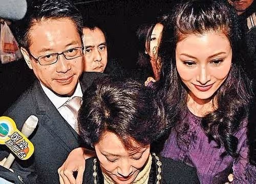 李嘉欣「搶走」許晉亨,成為大贏家,但真正的勝利者卻是何超瓊?