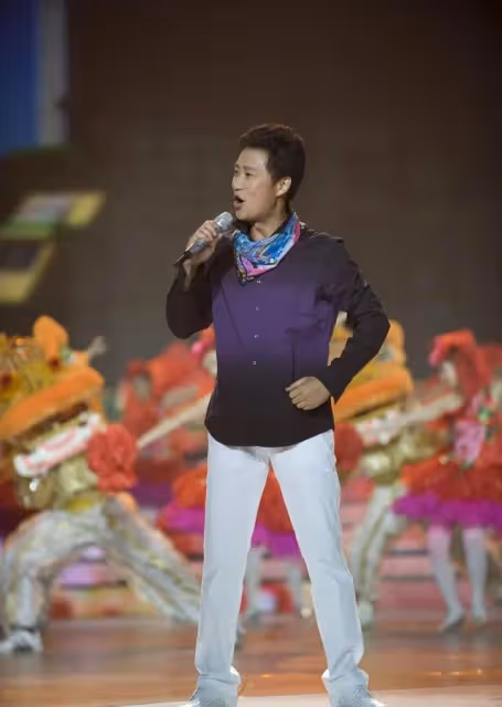 耿為華前妻鄭佳,嫁給了自己的偶像,被他寵11年為何還要離婚?
