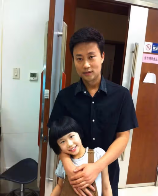 耿為華前妻鄭佳,嫁給了自己的偶像,被他寵11年為何還要離婚?