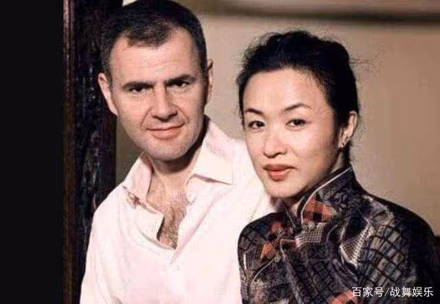 在家裡,金星是溫柔的妻子,完美的家庭主婦,這是漢斯愛她的原因