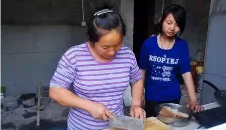 婆婆幫忙照顧孫子到「可以獨立上學」，卻被媳婦請回老家「安心養老」，她委屈：這種兒媳是不懂感恩嗎？