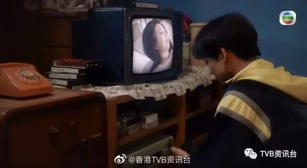 重現經典床褥廣告 伍樂怡向汪明荃致敬:雖然走曬音