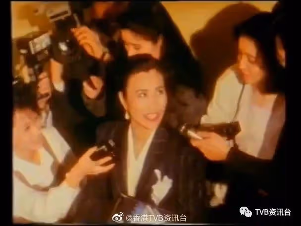 重現經典床褥廣告　伍樂怡向汪明荃致敬：雖然走曬音