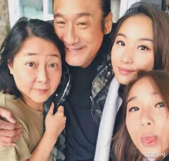 拍完《新龍門客棧》後，梁家輝突然對張曼玉說：我們私底下不要再聯繫了