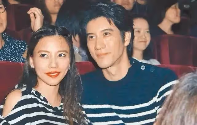 扒叔大爆料:周杰倫昆凌拼三胎的瓜?王力宏暗戳戳diss李靚蕾?哈士奇和假笑姐的料?