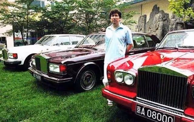 和67歲美國女星生活13年，獲百億遺產的李春平，晚年卻很悽慘！