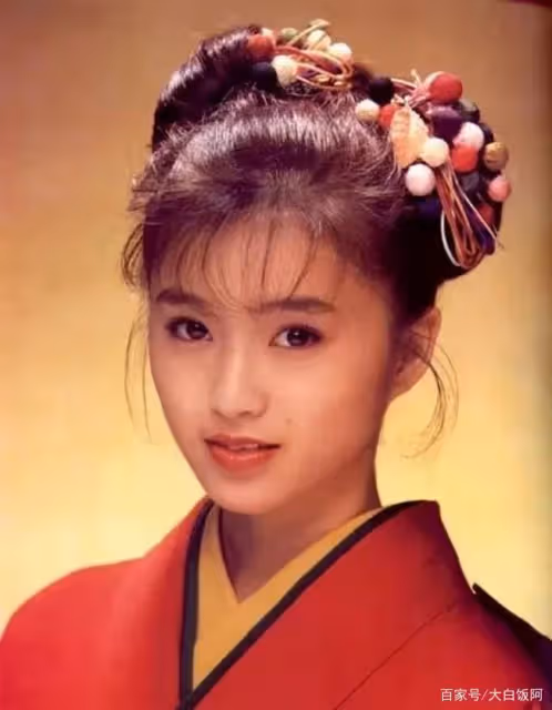 日本天后墮落史:16歲爆紅,38歲淪為逃犯,她到底走錯了哪一步?