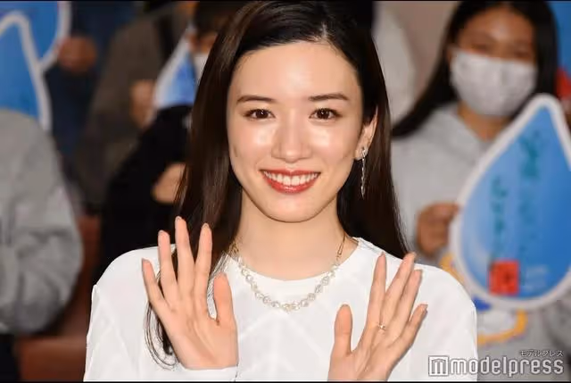 第45屆日本奧斯卡頒獎典禮,長澤雅美身材發福,永野芽郁清秀可愛