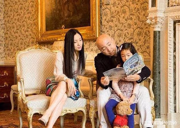 看看大導演徐崢和陶虹的家，餐廳堪比五星酒店，真的太氣派了！