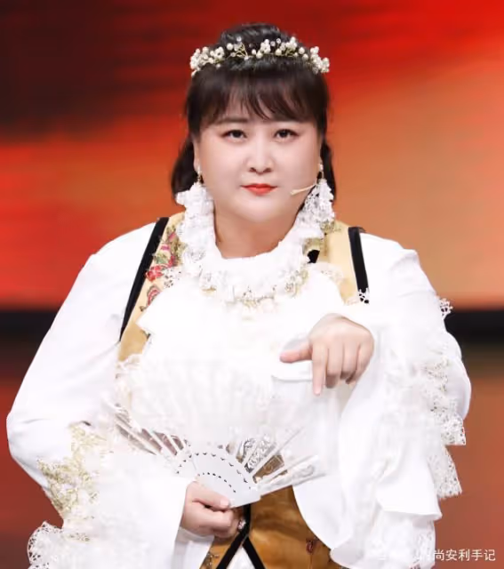 被男生公認為不好看的4種臉型，化妝也很難變美，希望你一個不中