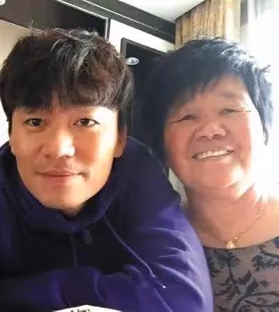 王寶強父親王銀生:老伴去世後,孝順兒子用愛和孝心為我療傷