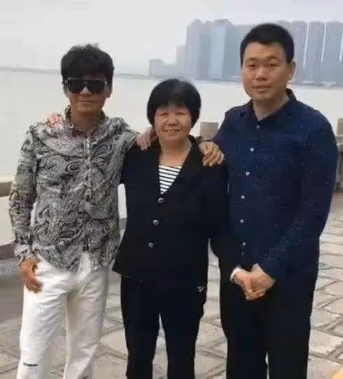 王寶強父親王銀生:老伴去世後,孝順兒子用愛和孝心為我療傷