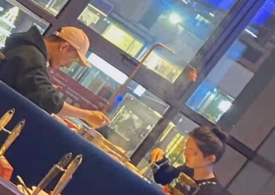 E句話看天下丨周杰倫宣布昆凌懷三胎!