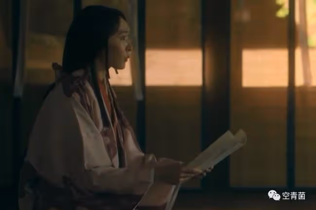 她終於變成了清朝阿哥……