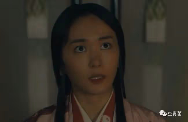 她終於變成了清朝阿哥……