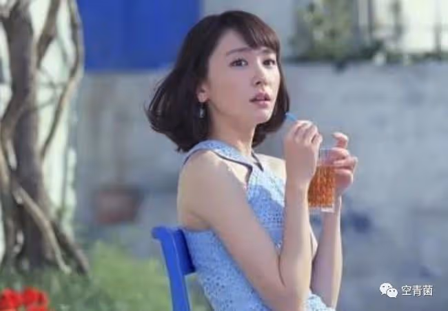 她終於變成了清朝阿哥……