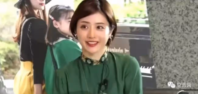 她終於變成了清朝阿哥……