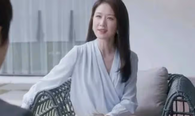 她大我14歲，我一周去2次她家，她老公在二樓，我們在三樓滾床單
