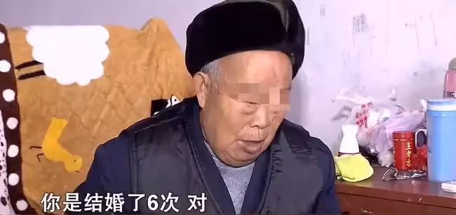 8旬老父6次婚姻,8個女友,晚年求兒贍養,兒子:你先離婚!