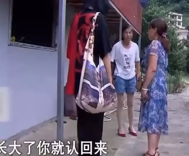 父母把剛出生的女嬰送養,如今女孩繼承巨額家產,卻要強行相認
