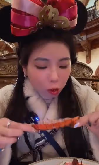 「玲子reiko」:吃生肉不含糊,豪車換著開,她到底是什麼來頭?