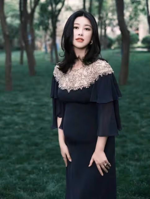 朱珠老公罕曬帶娃照,小寶貝饞咖啡兩眼放光,口水直流萌態十足