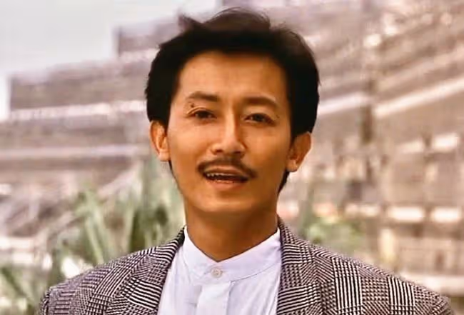 70歲陳勛奇直播帶貨聲音嘶啞,直言賣貨太難了!曾患癌致聲帶受損