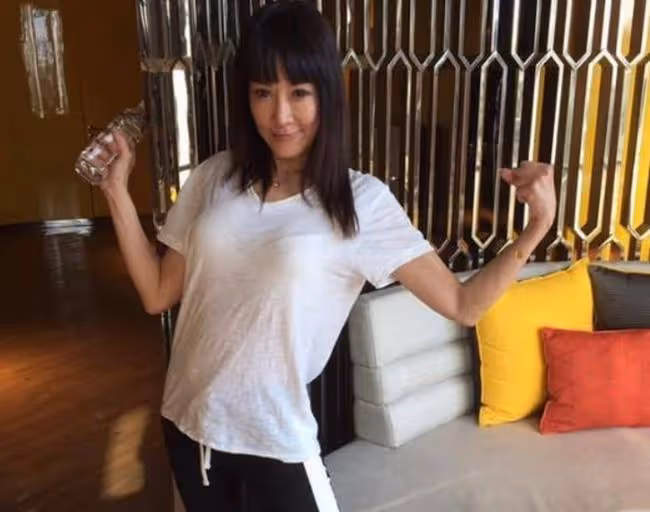 知名女星去世後留億元財產,老母與大哥放棄繼承,拍賣遺物做慈善