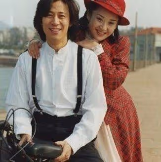章子怡求過他,那英愛過他,連上14次春晚的他,為何消失了?