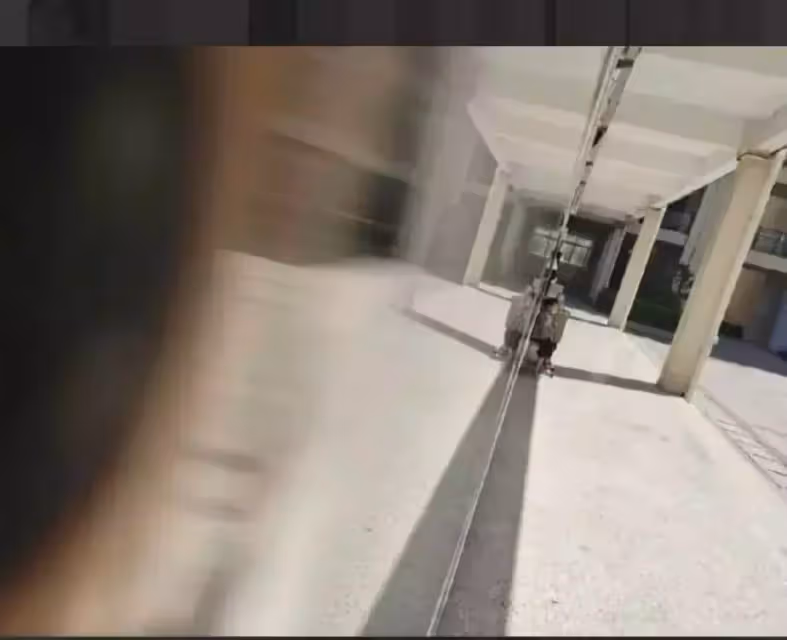 三歲寶寶考場外獨自等媽媽,兩個多小時不哭不鬧自己睡覺,網:孩子是來報恩的,感動的讓人心疼