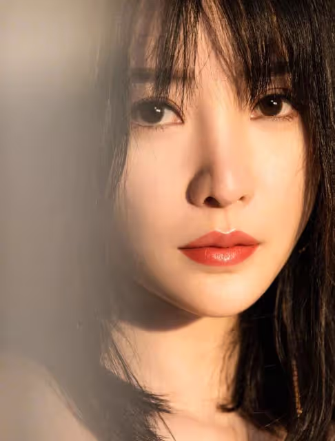 演員柳岩,親情和愛情都有淚,41歲依舊單身