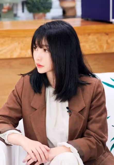 演員柳岩,親情和愛情都有淚,41歲依舊單身