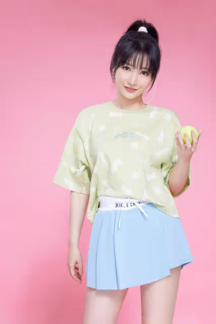 演員柳岩,親情和愛情都有淚,41歲依舊單身