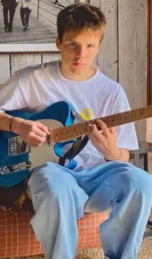 貝克漢姆:2個兒子長殘長肥,光顧著談戀愛,16歲老三沒浪費基因